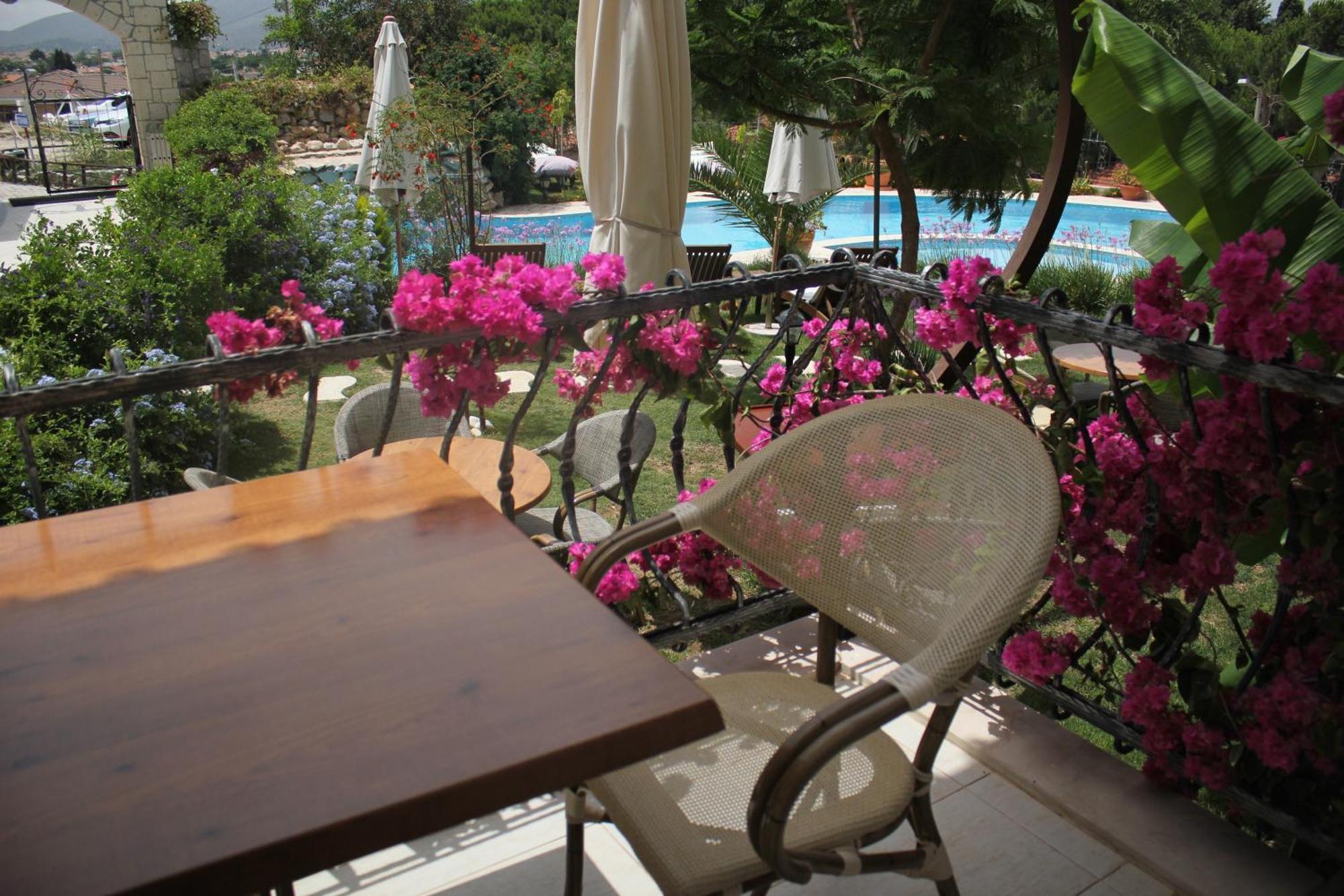 Dolina Hotel Чесме Екстериор снимка